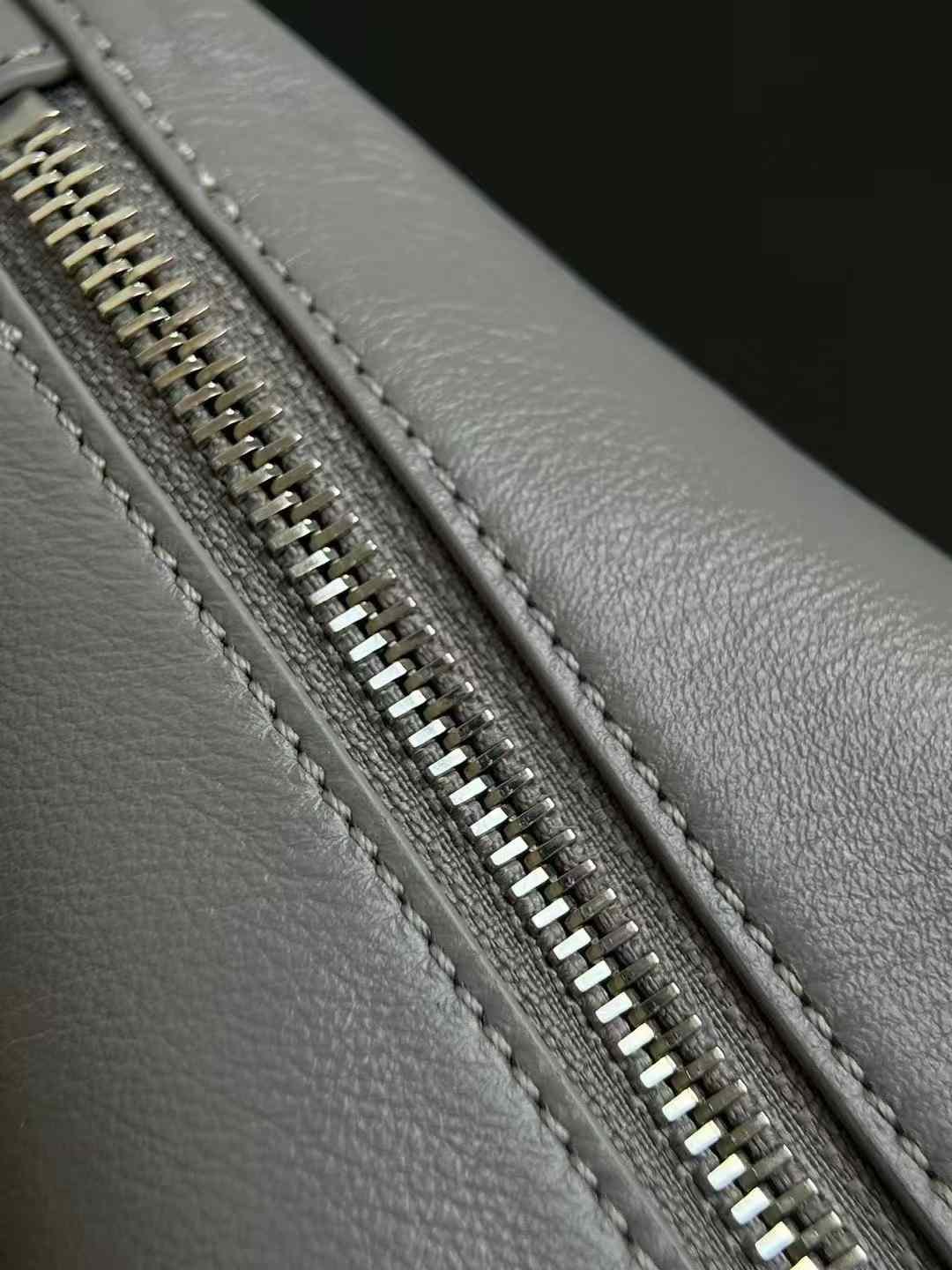 LV Fall-Winter 2024 Sho Slim Trunk M12596