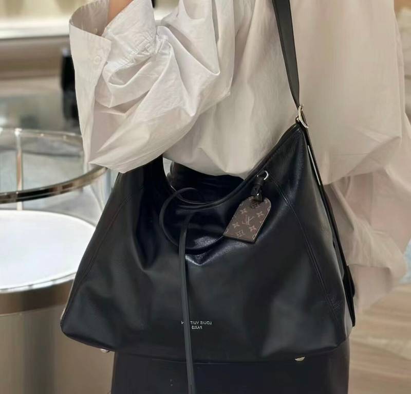 LV CARRYALL DARK MM BAG