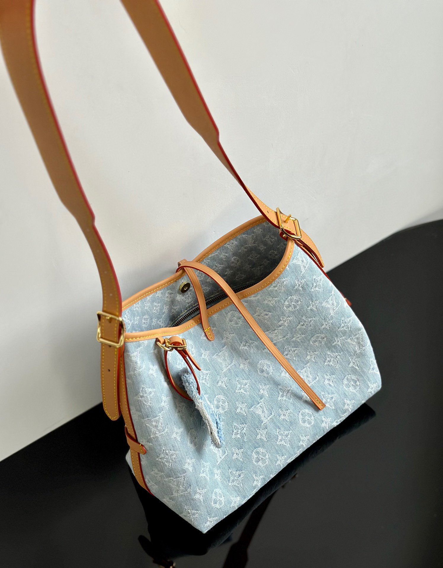 LV CARRYALL Small handbag