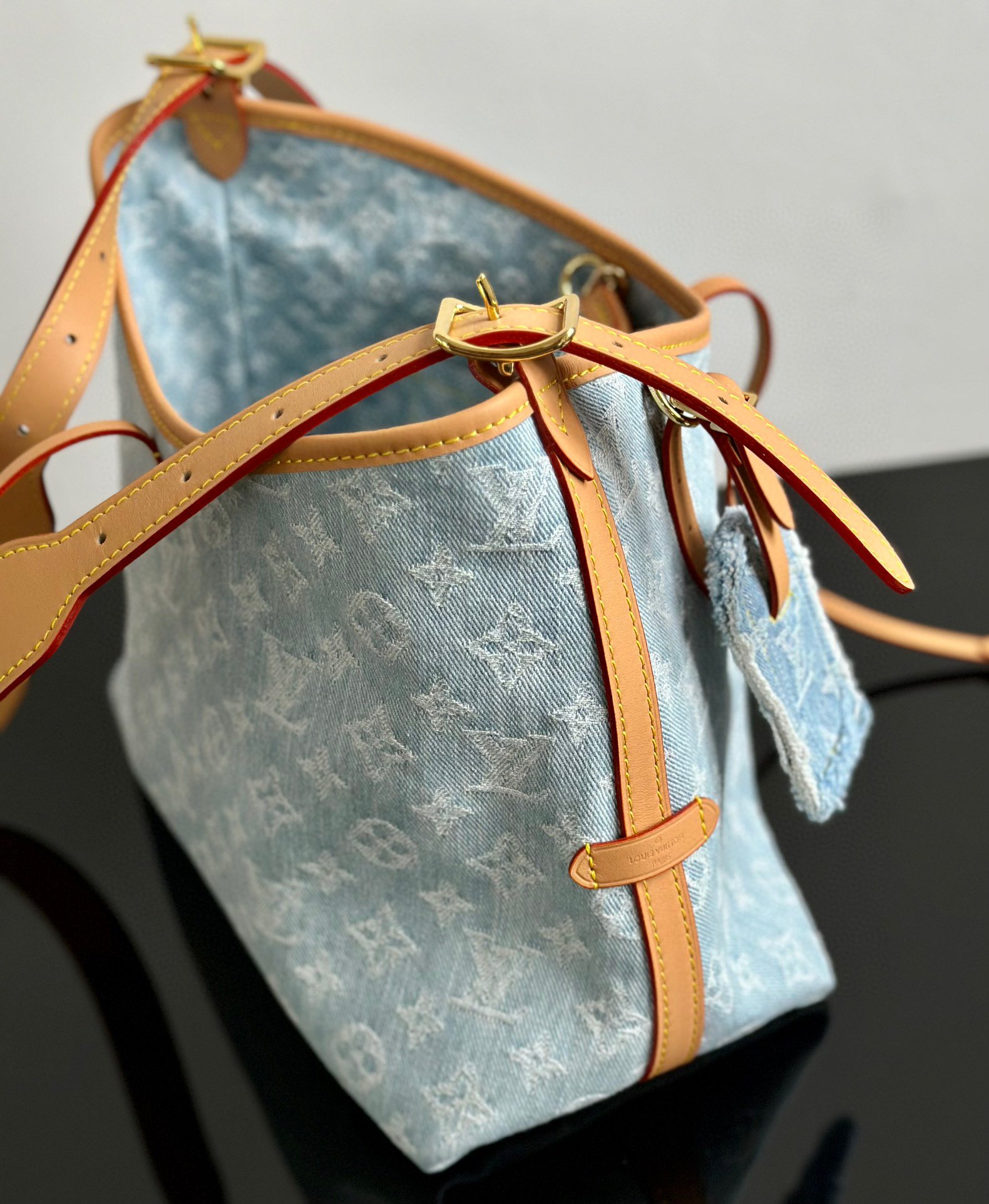 LV CARRYALL Small handbag