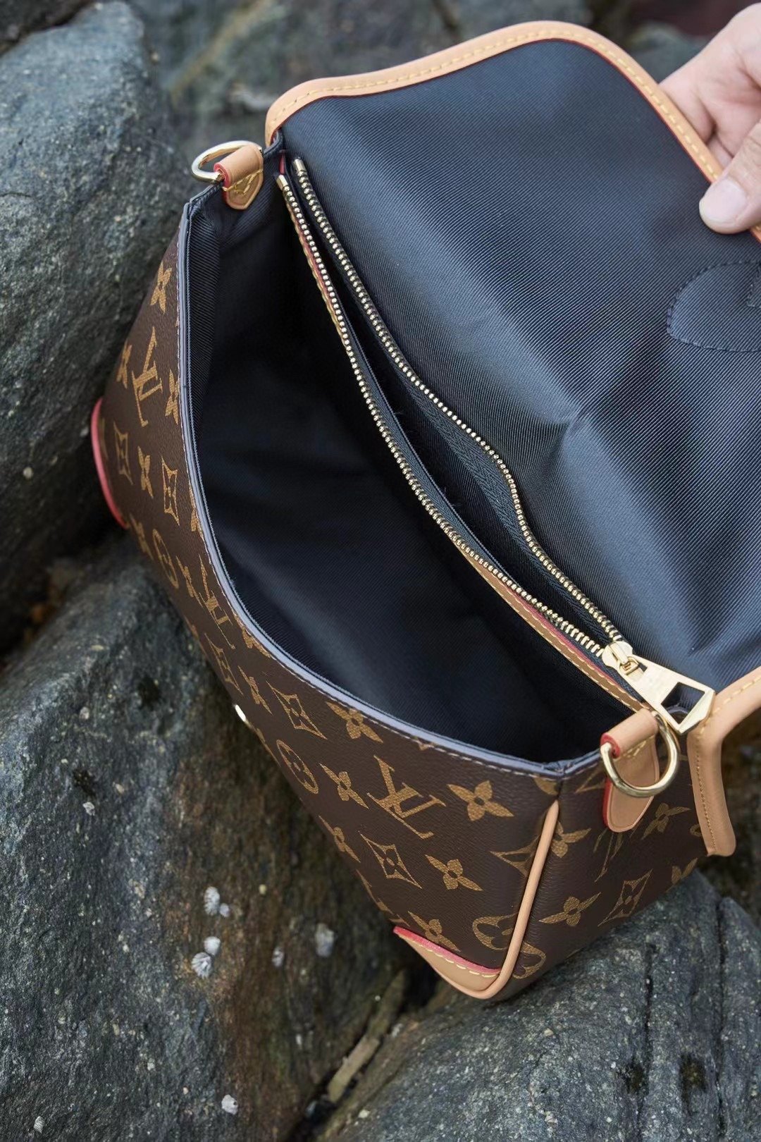 LOUIS VUITTON DIANE M45985