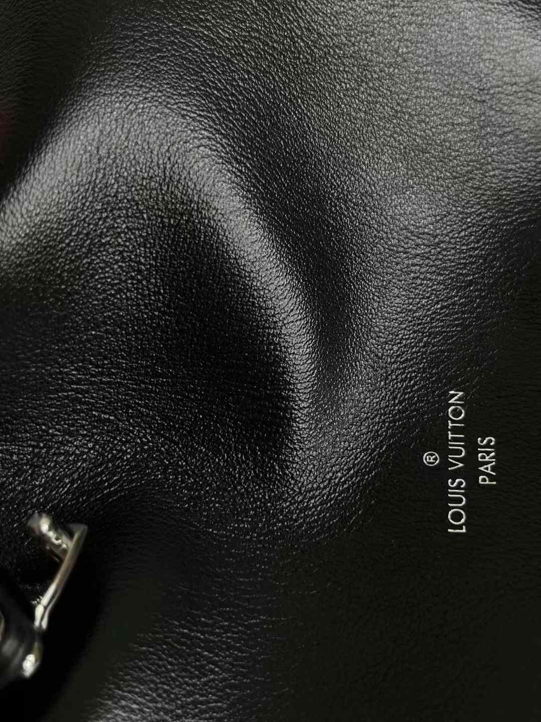 LV Fall-Winter 2024 Sho Slim Trunk  M25445