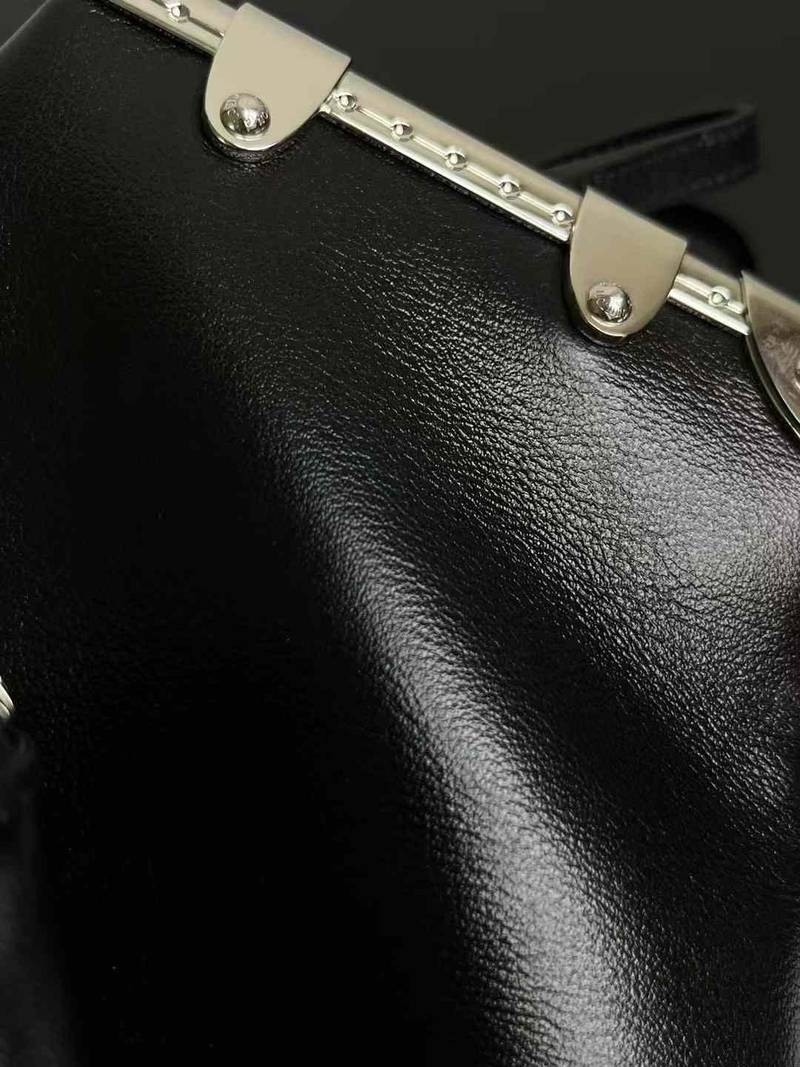 LV Fall-Winter 2024 Sho Slim Trunk  M25445