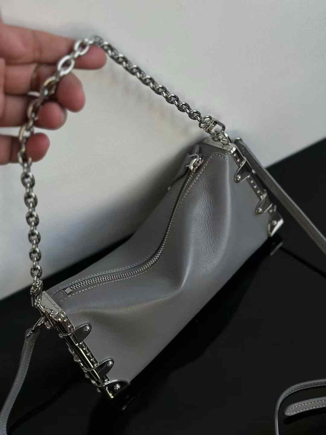 LV Fall-Winter 2024 Sho Slim Trunk M12596