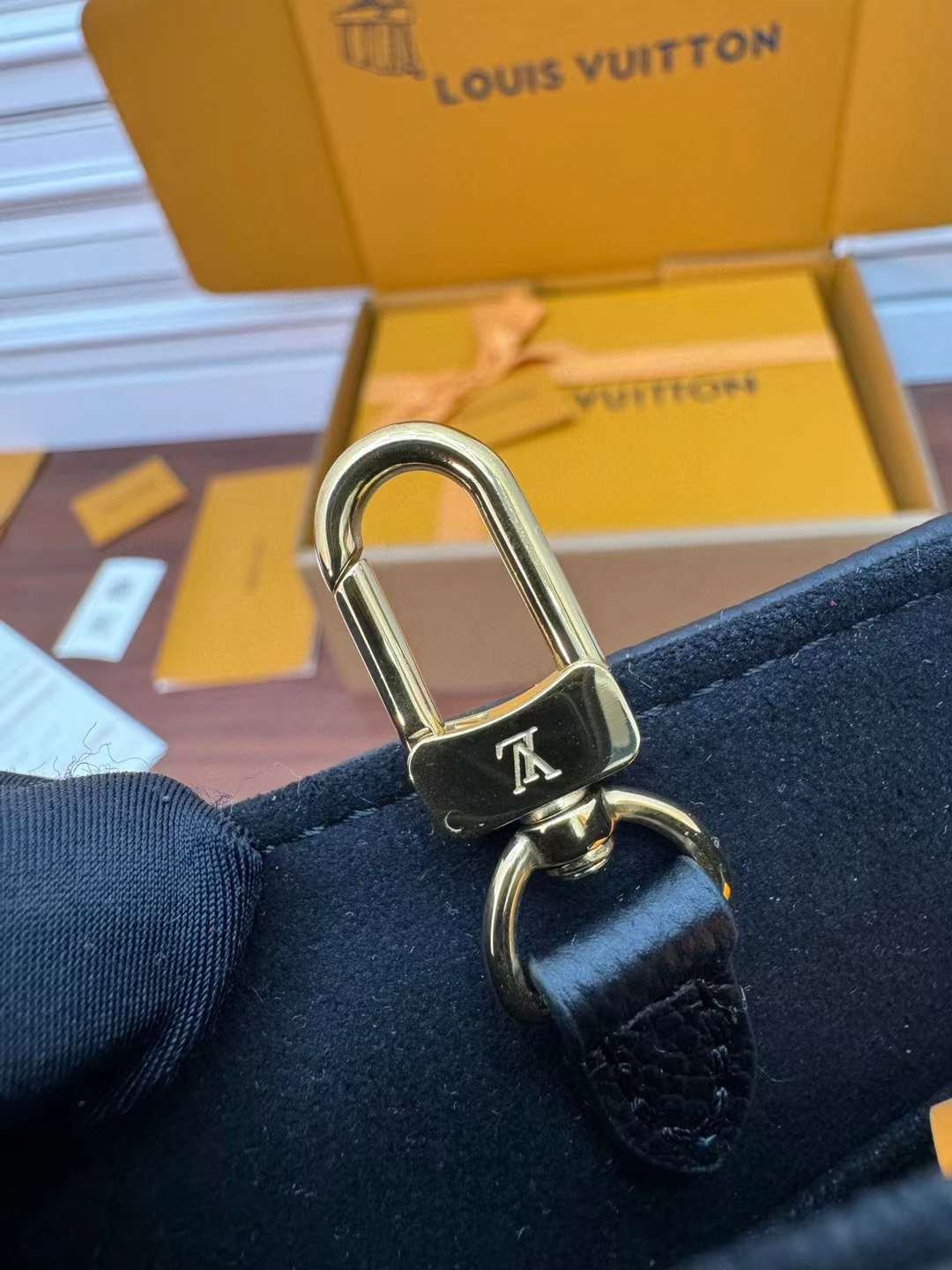 LV  OnTheGo BB M46993