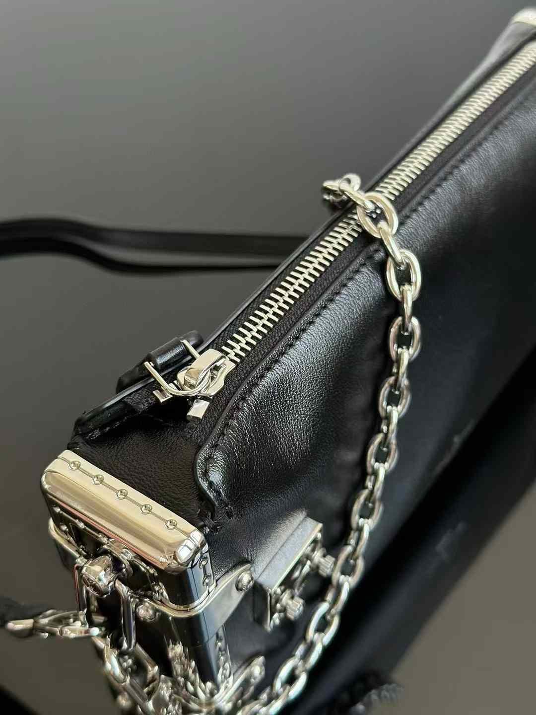 LV Fall-Winter 2024 Sho Slim Trunk  M25445