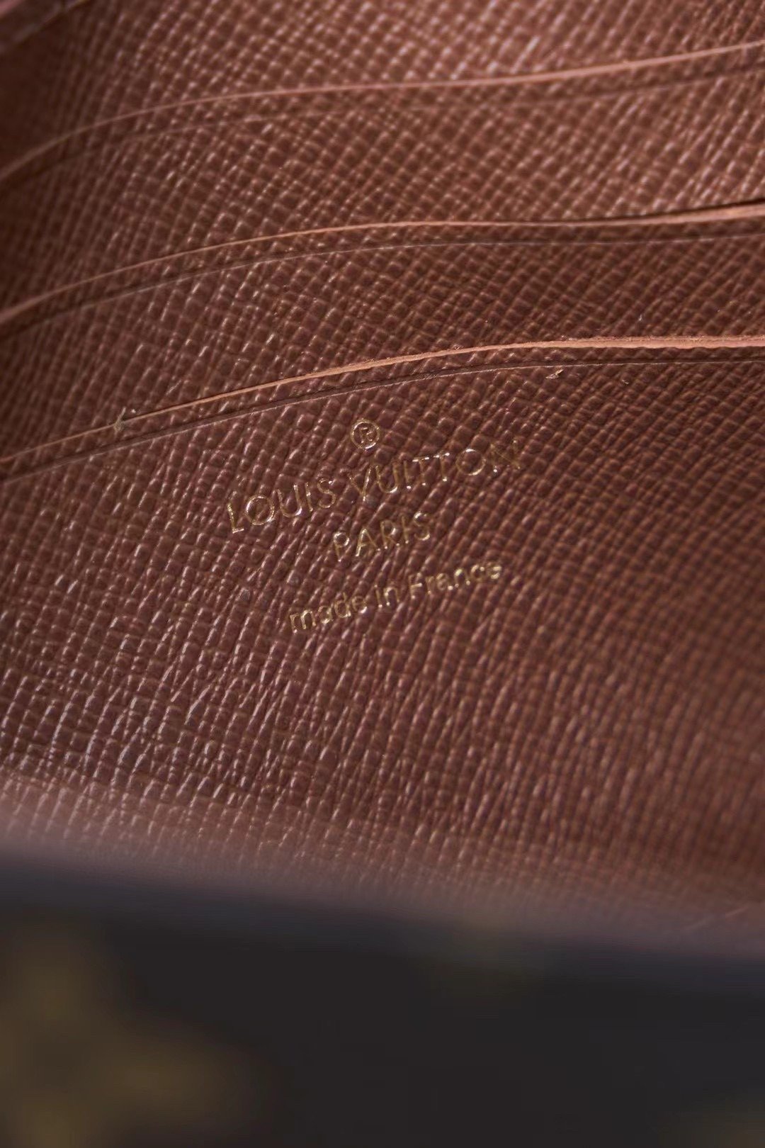 LV WALLET ON CHAIN IVY M81911