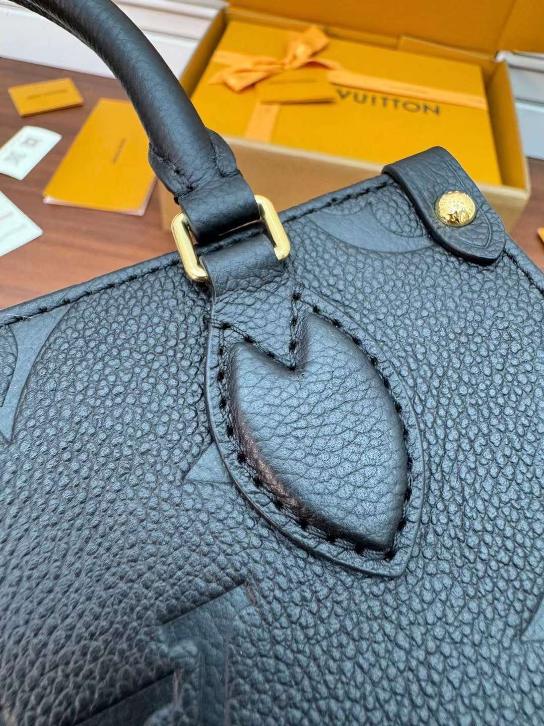 LV  OnTheGo BB M46993