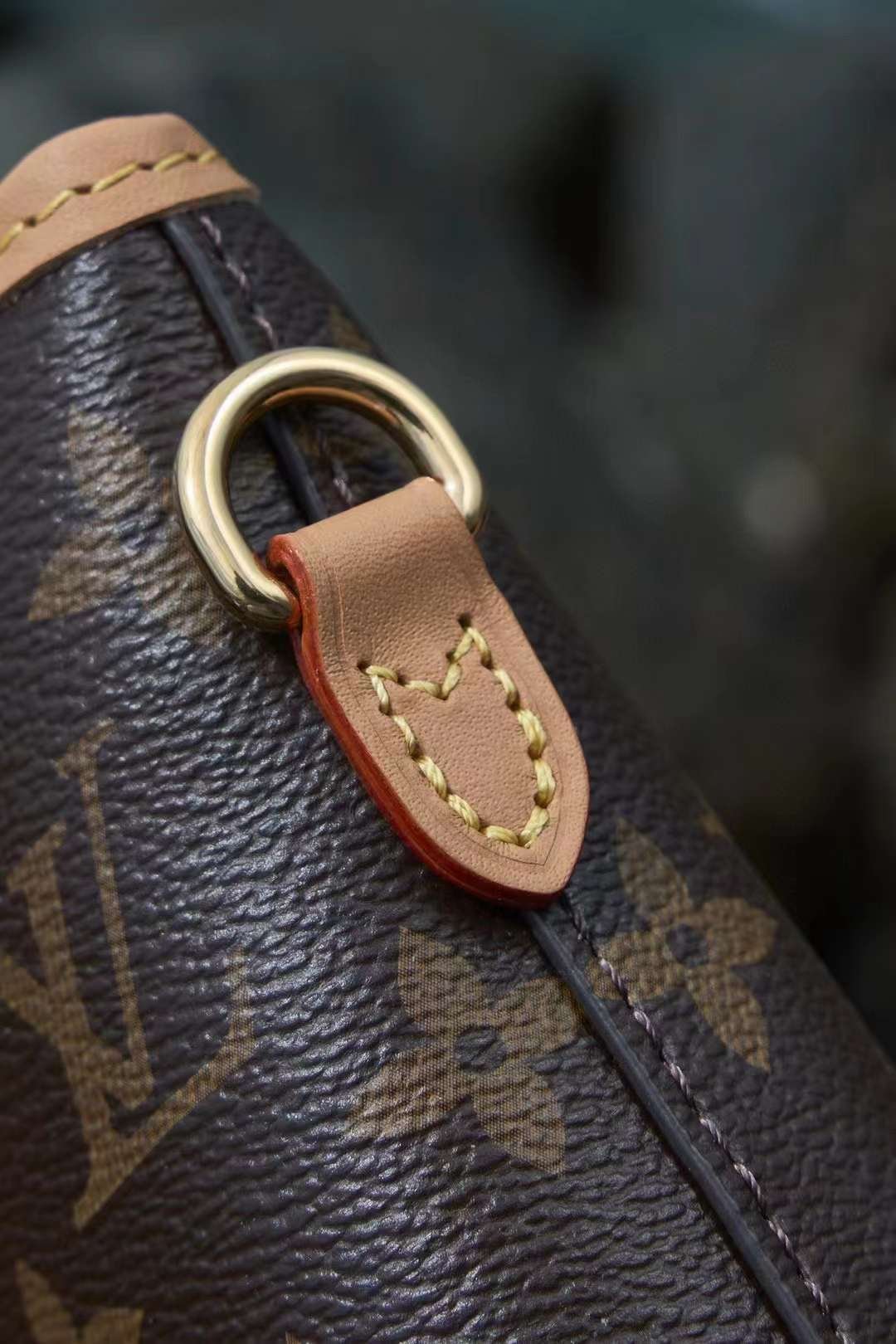 LOUIS VUITTON FOLD ME Bag M80874