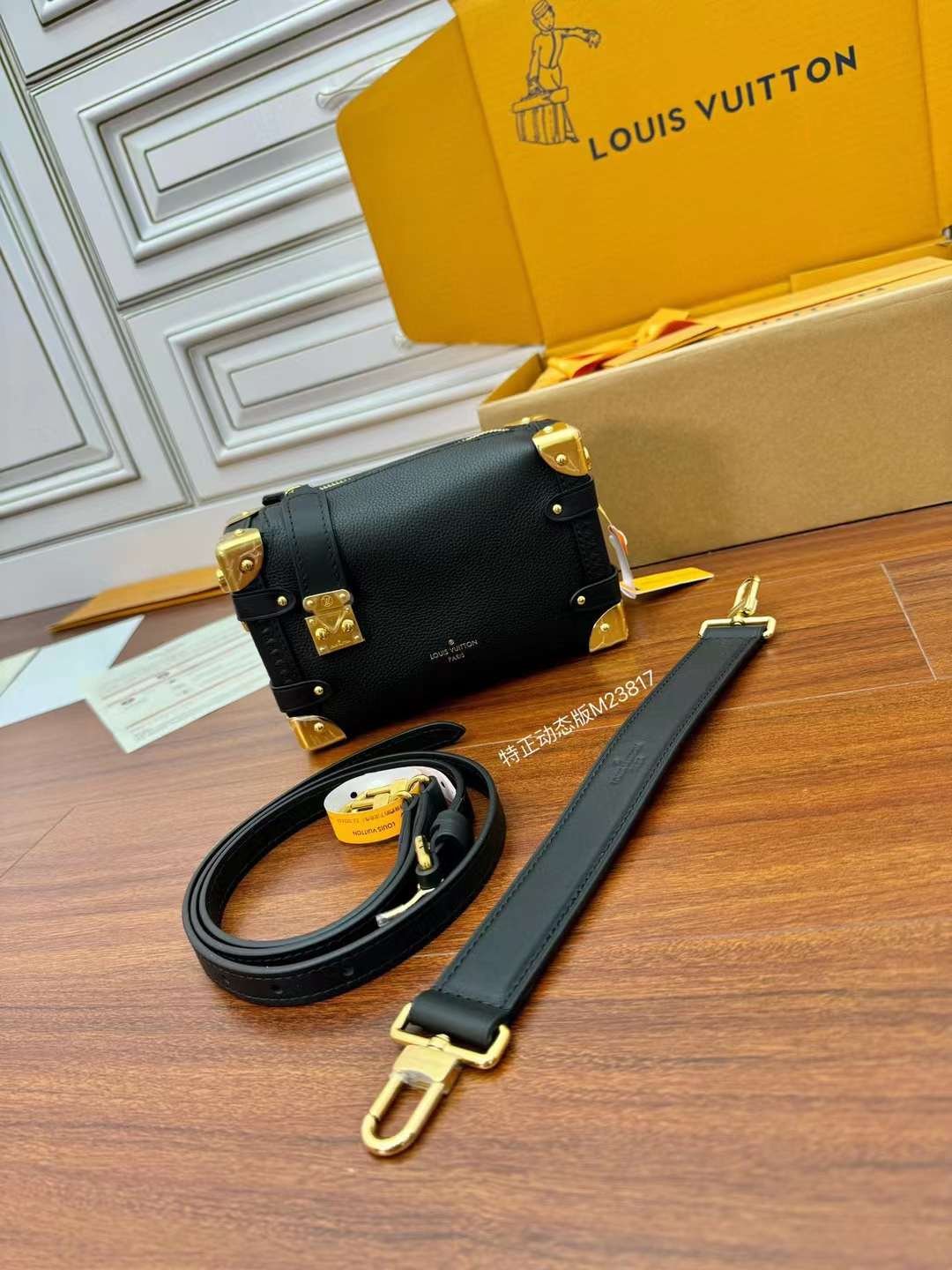 L V Side Trunk PM M423817