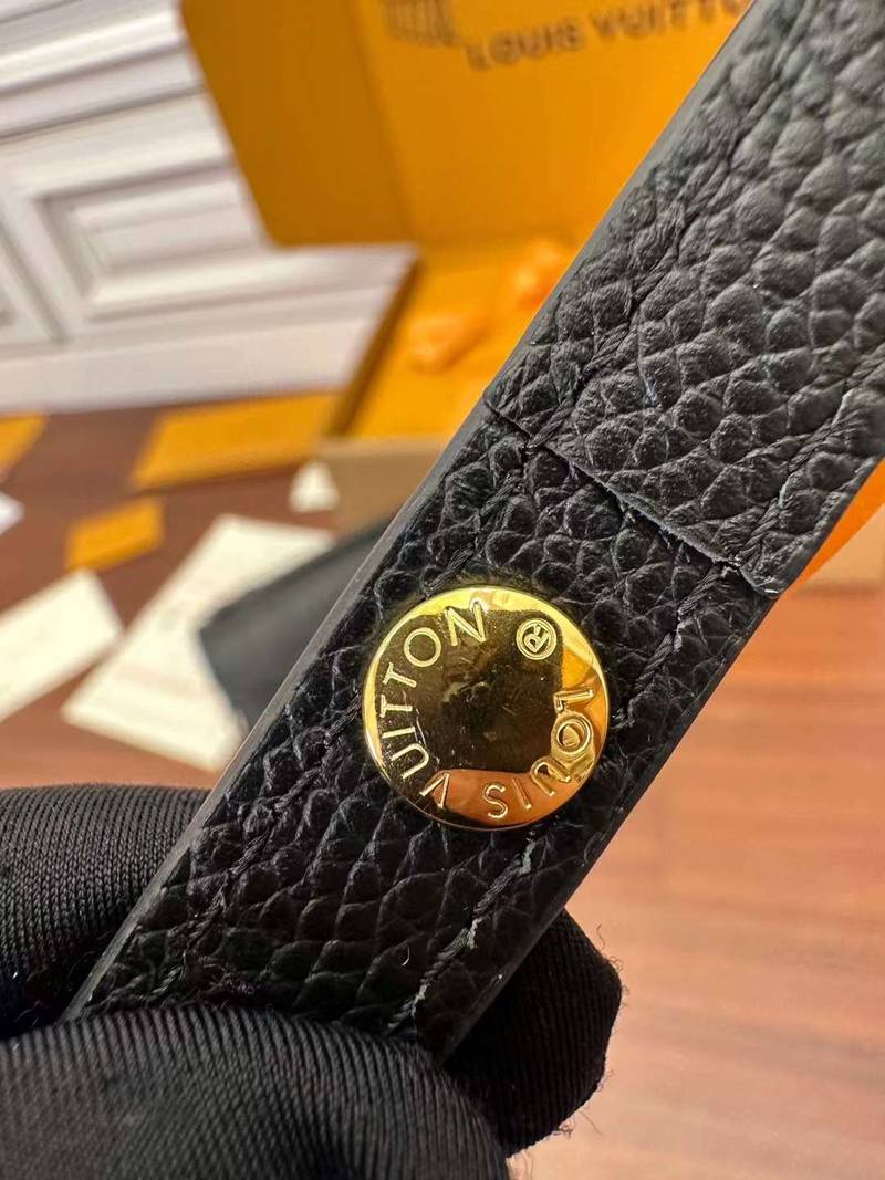 LV Pochette Métis East West