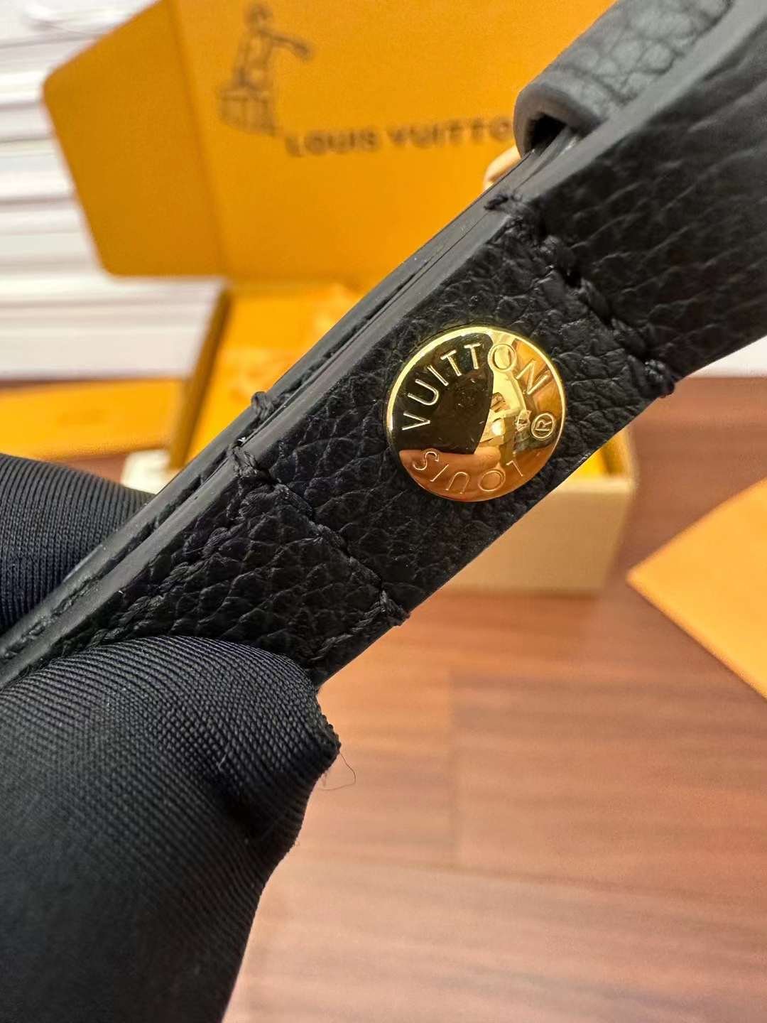 LV  M82154 Wallet on Chain Ivy