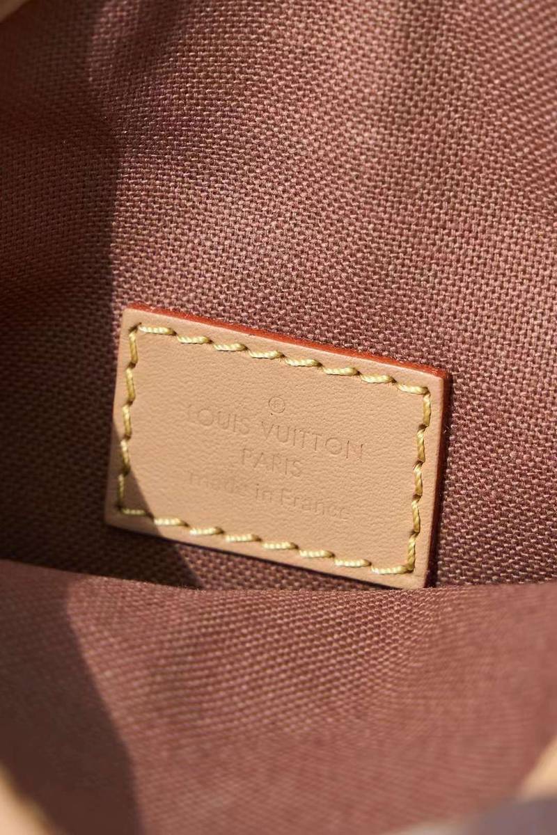 LOUIS VUITTON FOLD ME Bag M80874