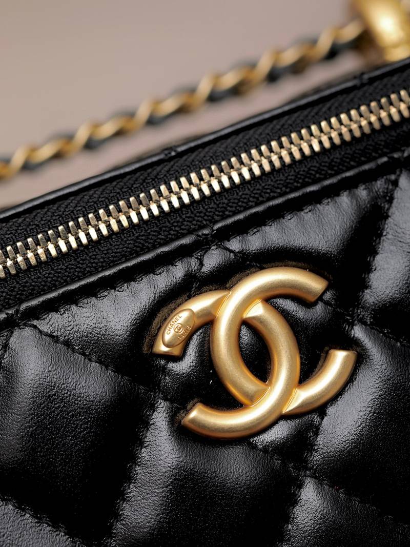 CHANEL 24C Vanity With Chain