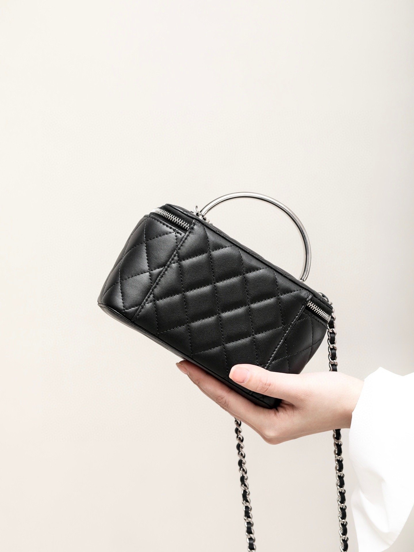 CHANEL 24C Vanity With Chain