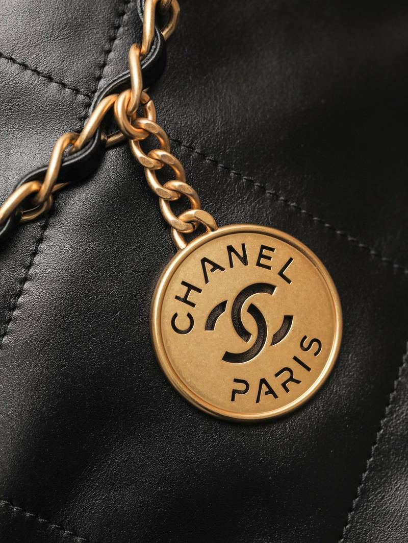CHANEL 22 BAG