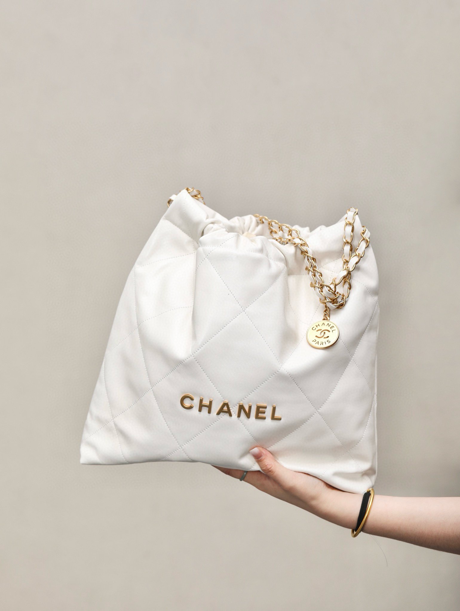 CHANEL 22 BAG