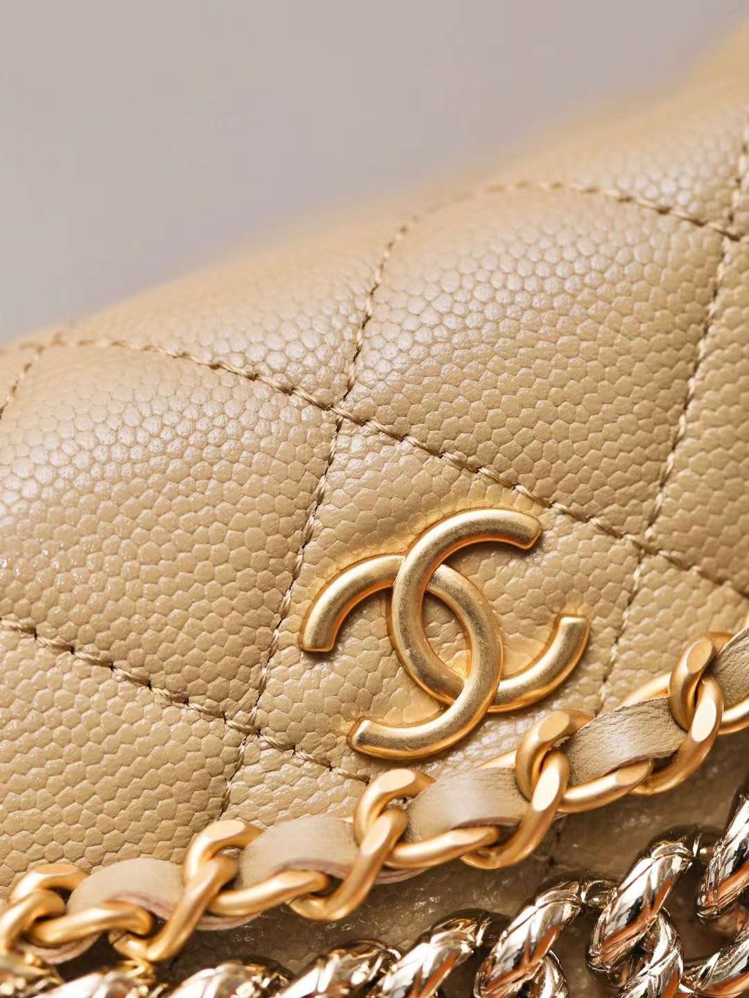 CHANEL 24 new  hula hoop wrist bag