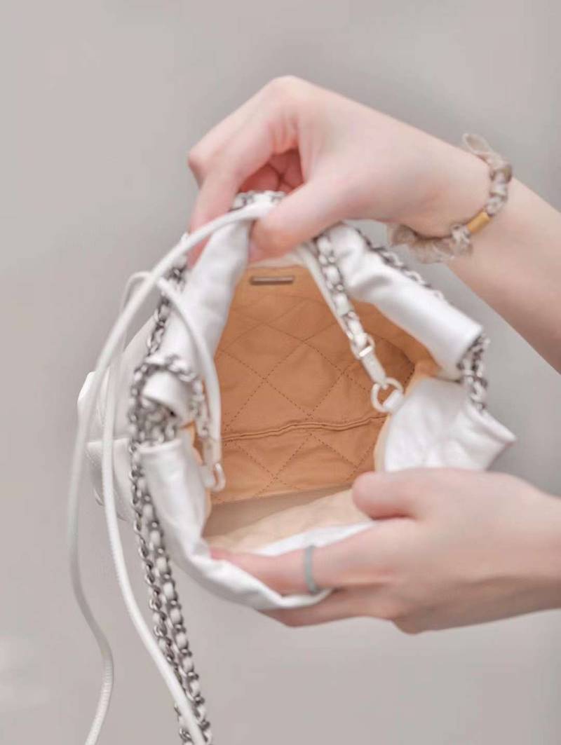 CHANEL 23SS MINI 22BAG