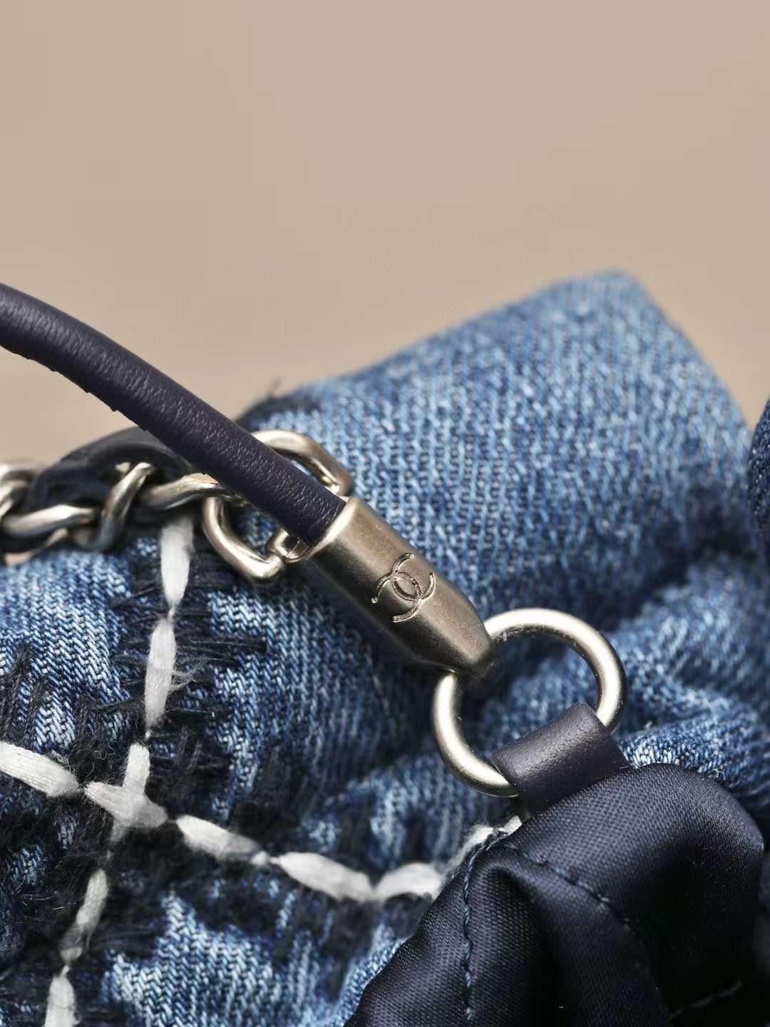 CHANEL 22 MINI HANDBAG