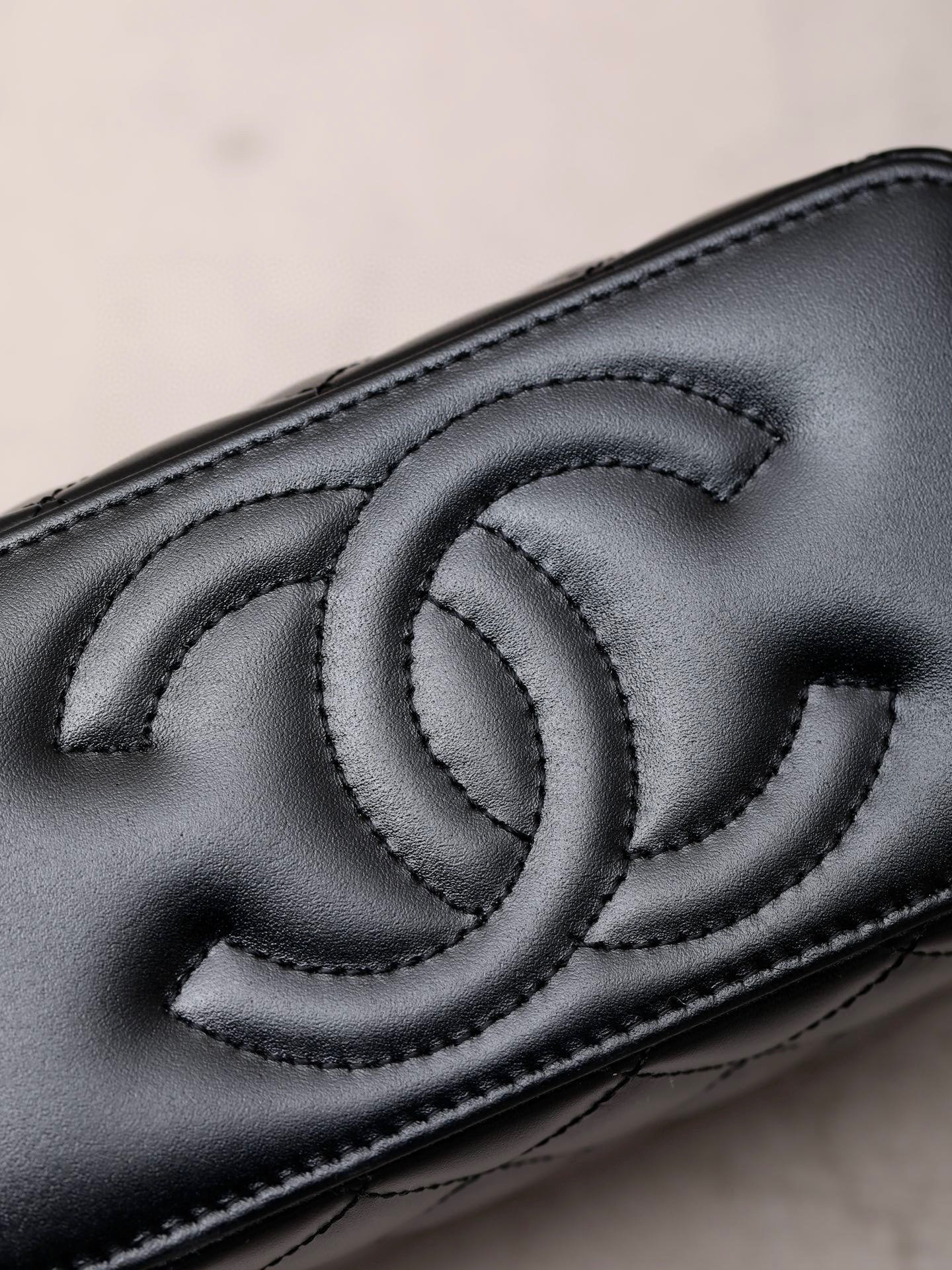 CHANEL 24C Vanity With Chain