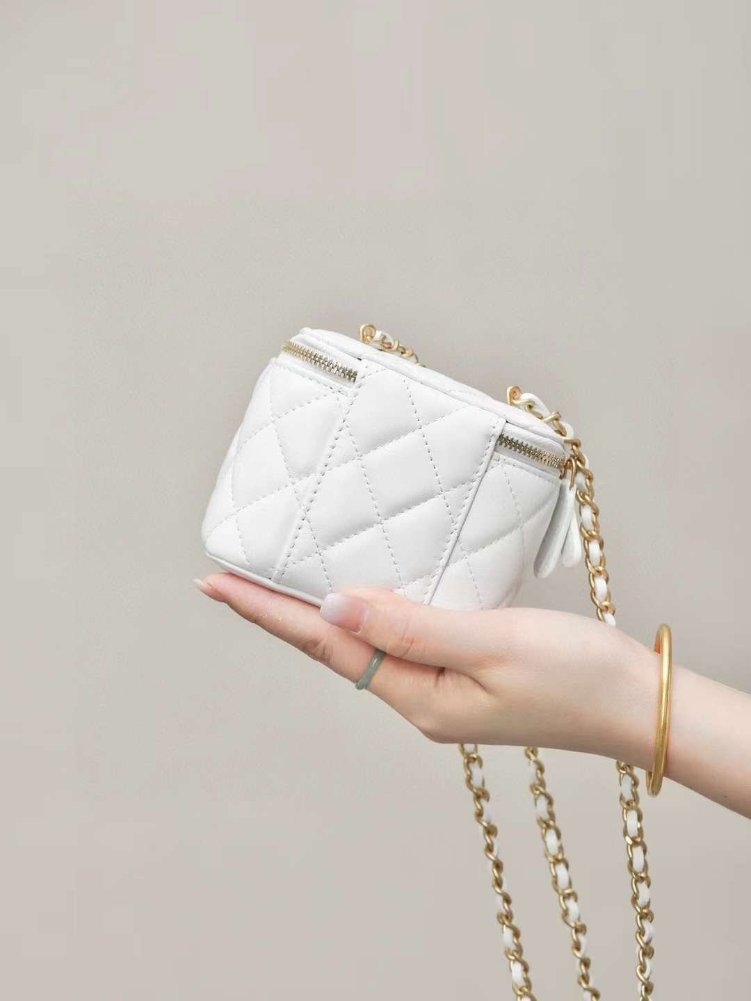 CHANEL 24A clutch with chain