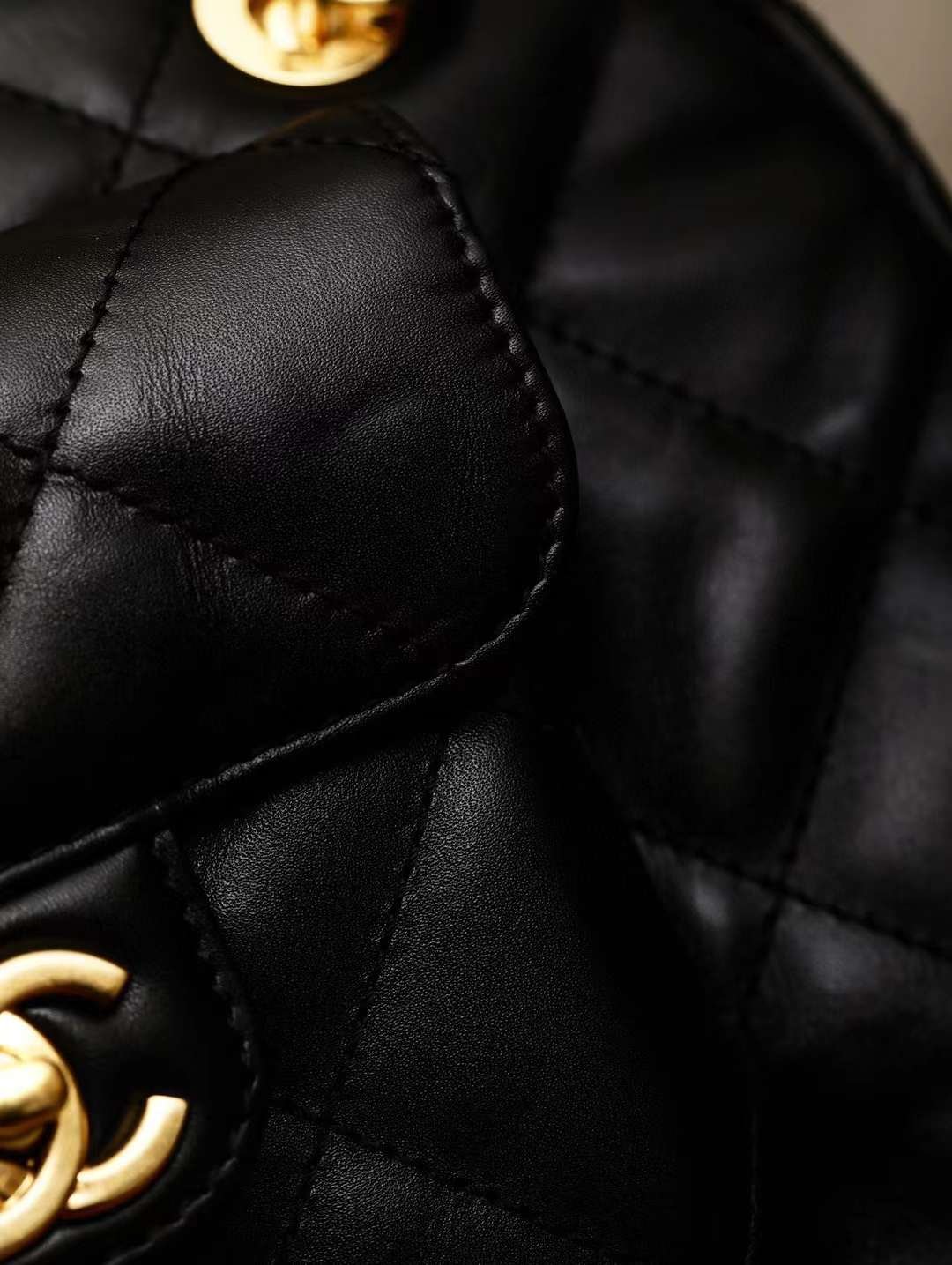 CHANEL 24B MAXI BOWLING BAG