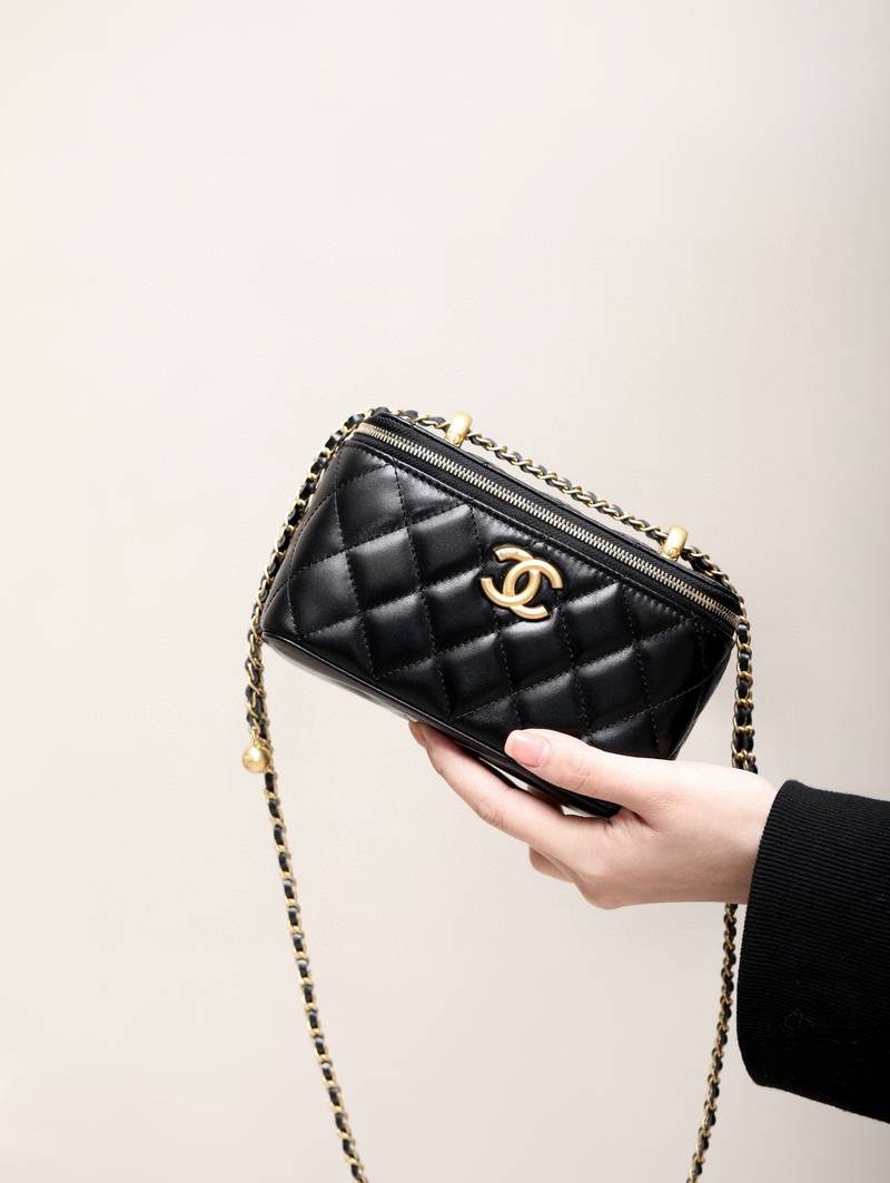 CHANEL 24C Vanity With Chain