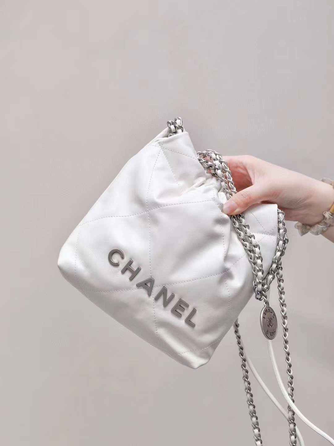 CHANEL 23SS MINI 22BAG