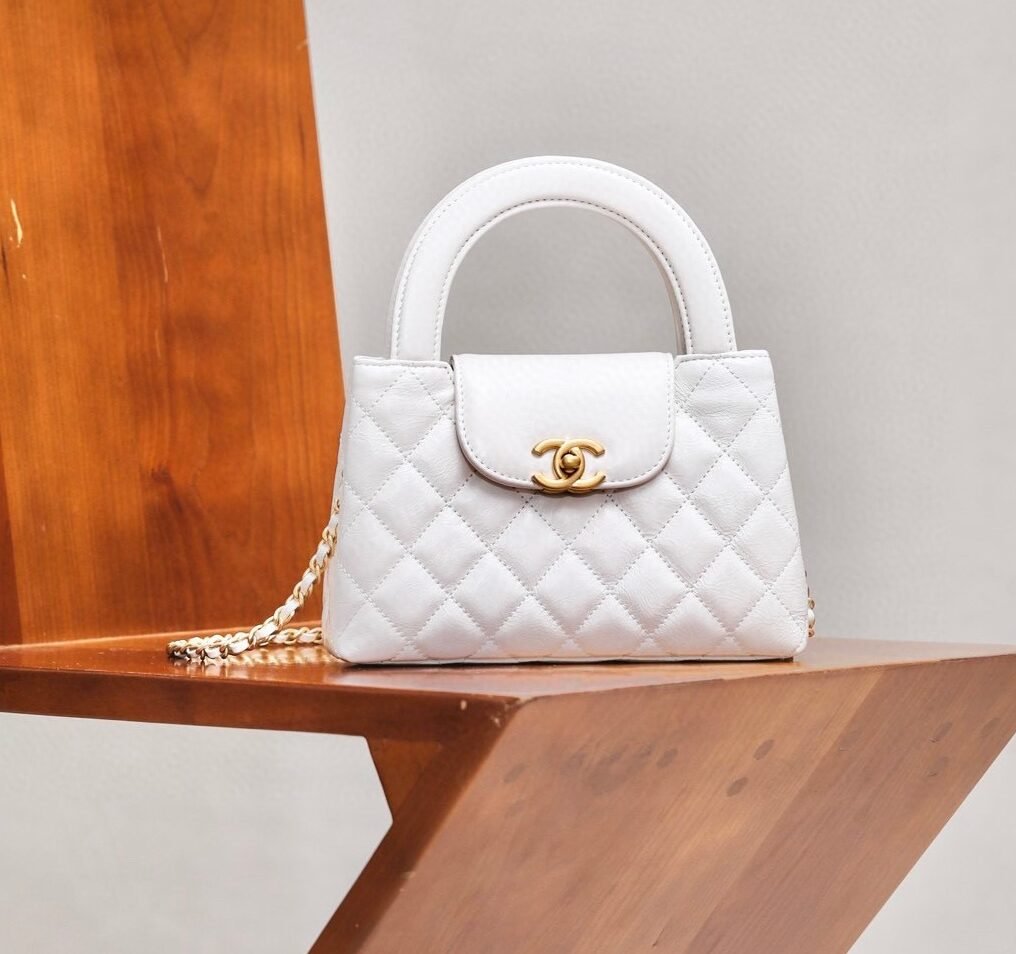 CHANEL 23K Clutch With Chain(Small)