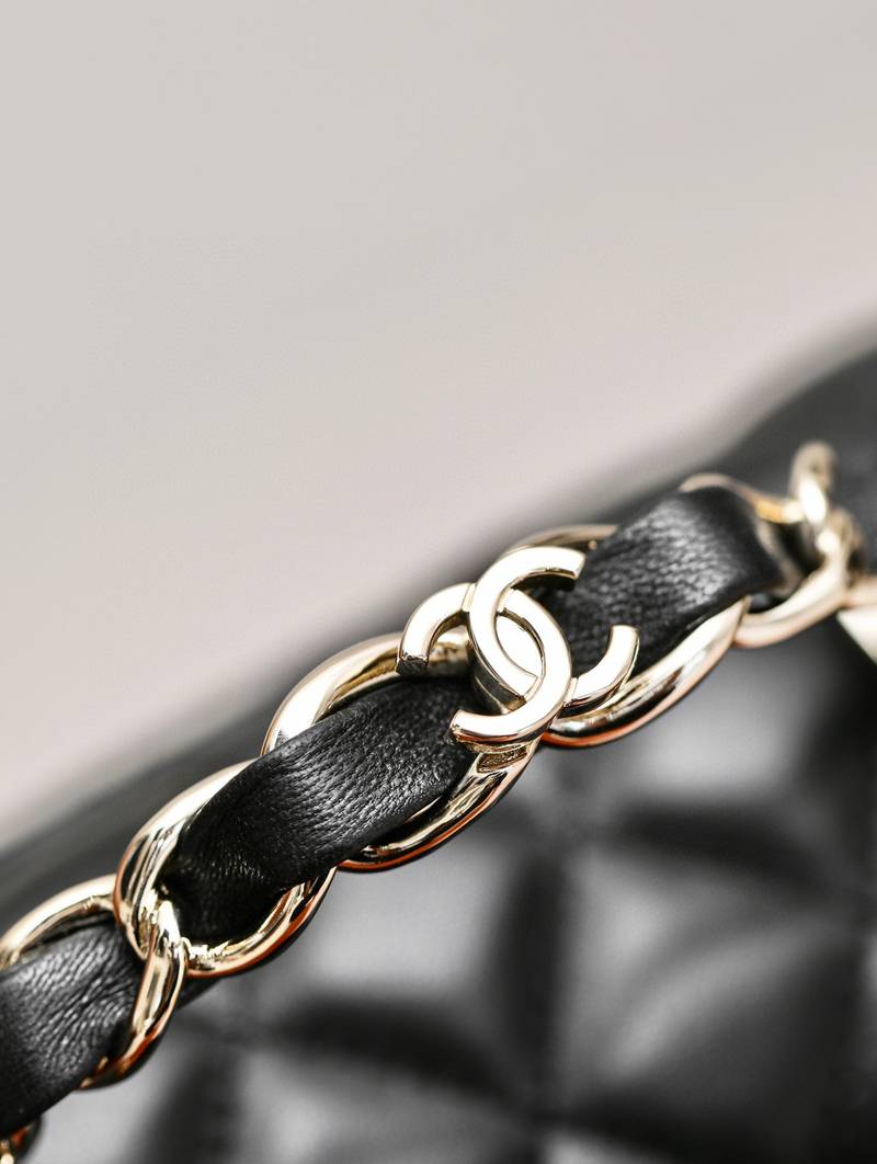 CHANEL 23K Handle Bag