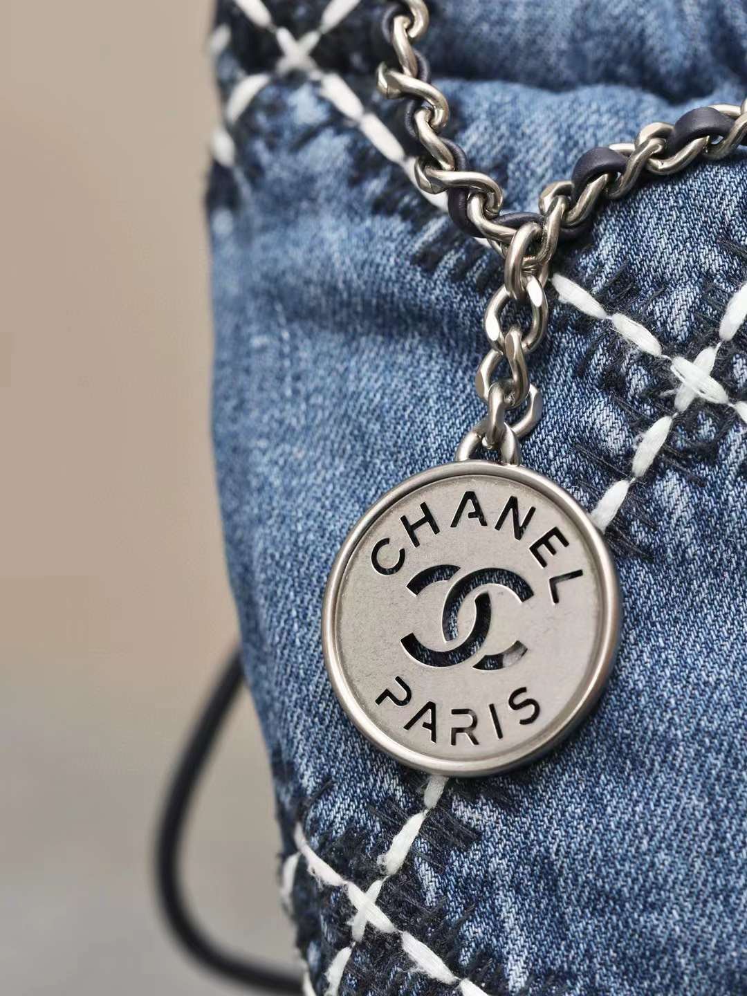 CHANEL 22 MINI HANDBAG