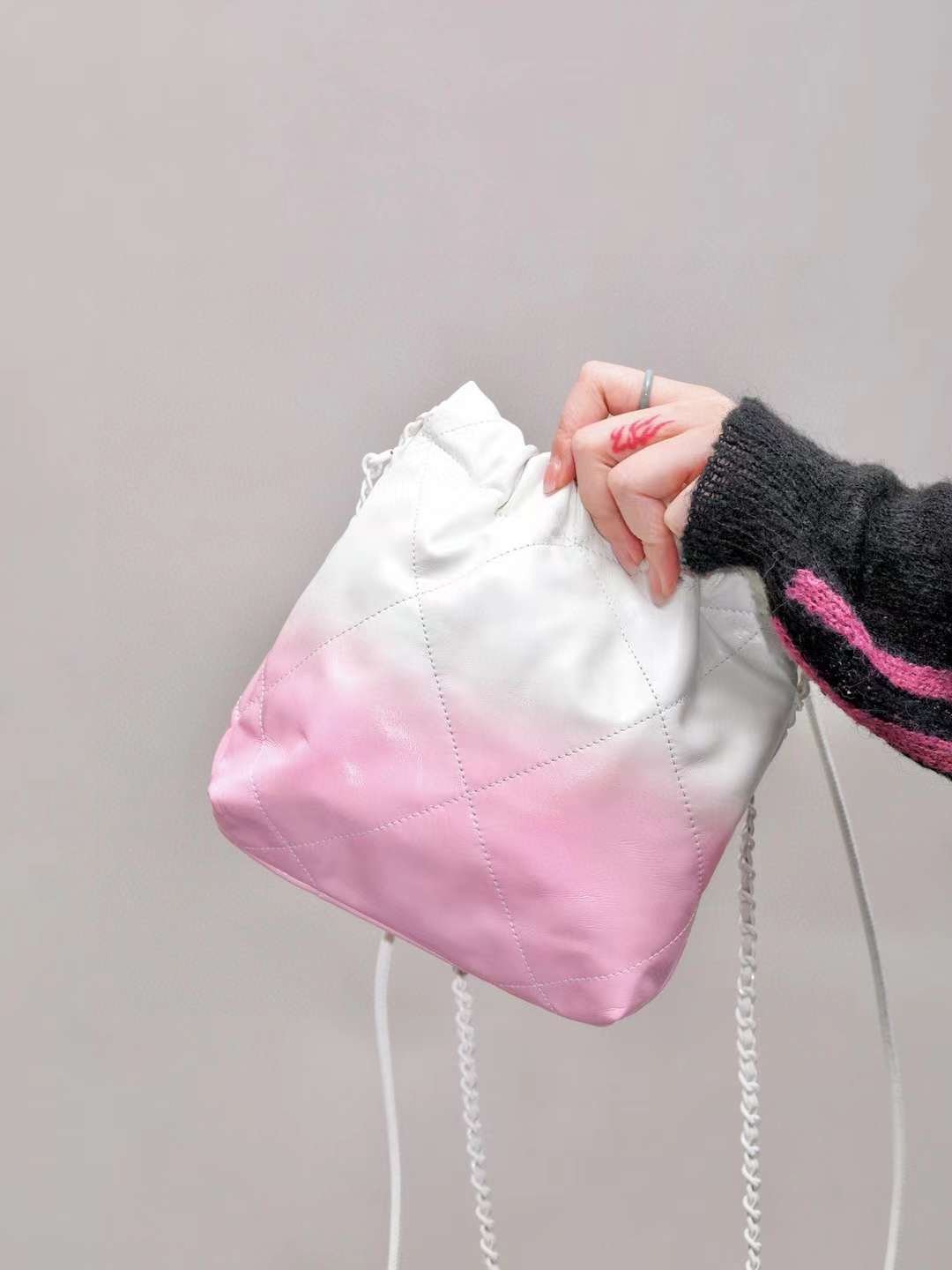 chanel 22 mini handbag