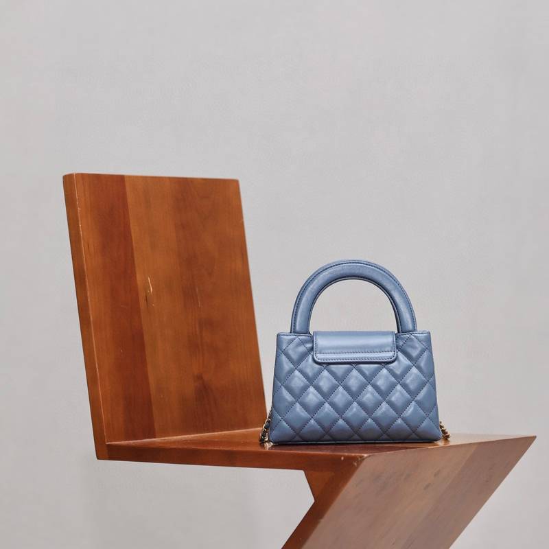 CHANEL 23K Clutch With Chain(Small)