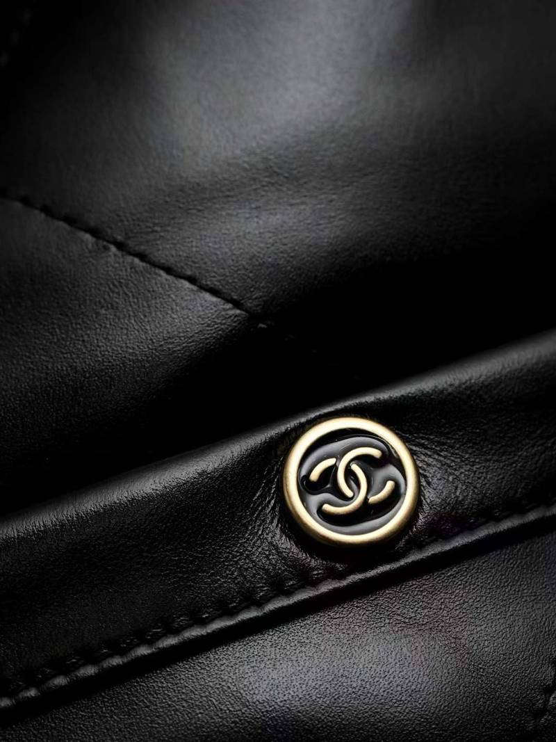 CHANEL 22 Handbag