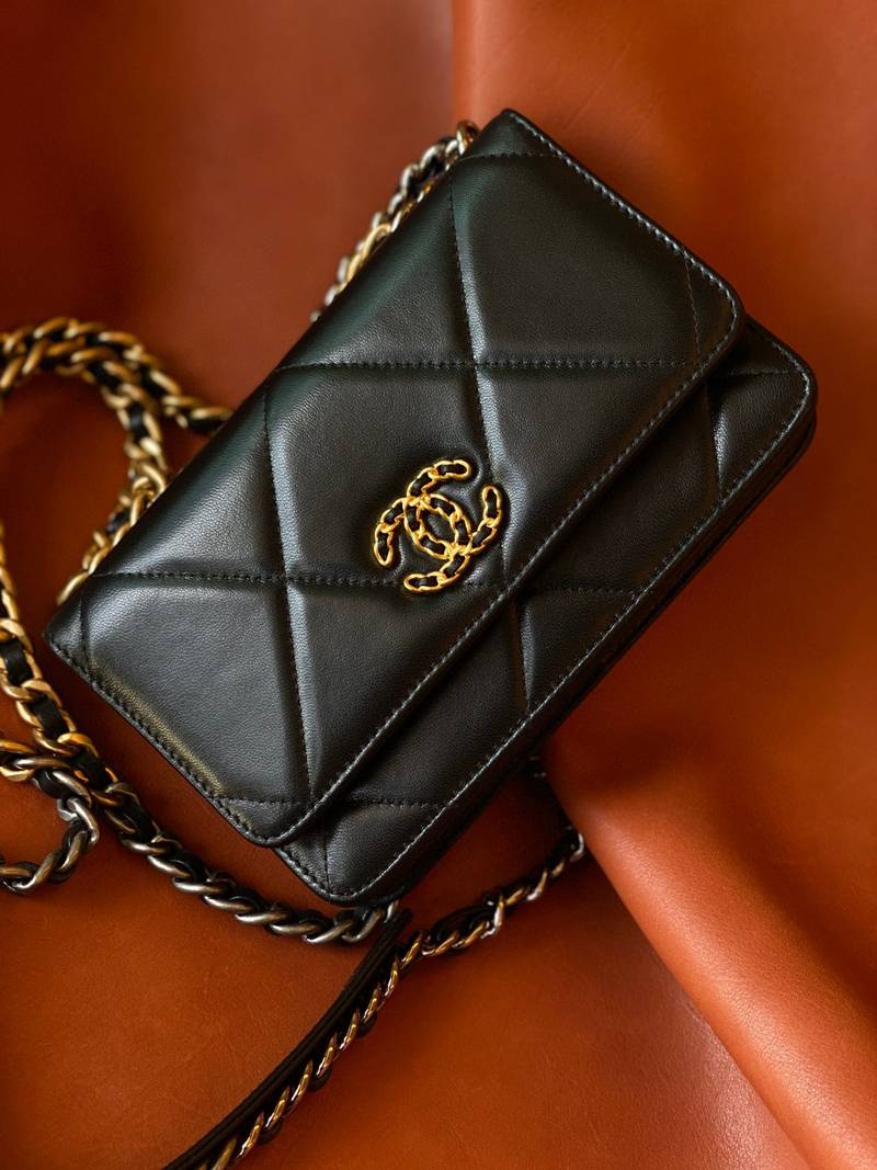 CHANEL 19Woc Bag