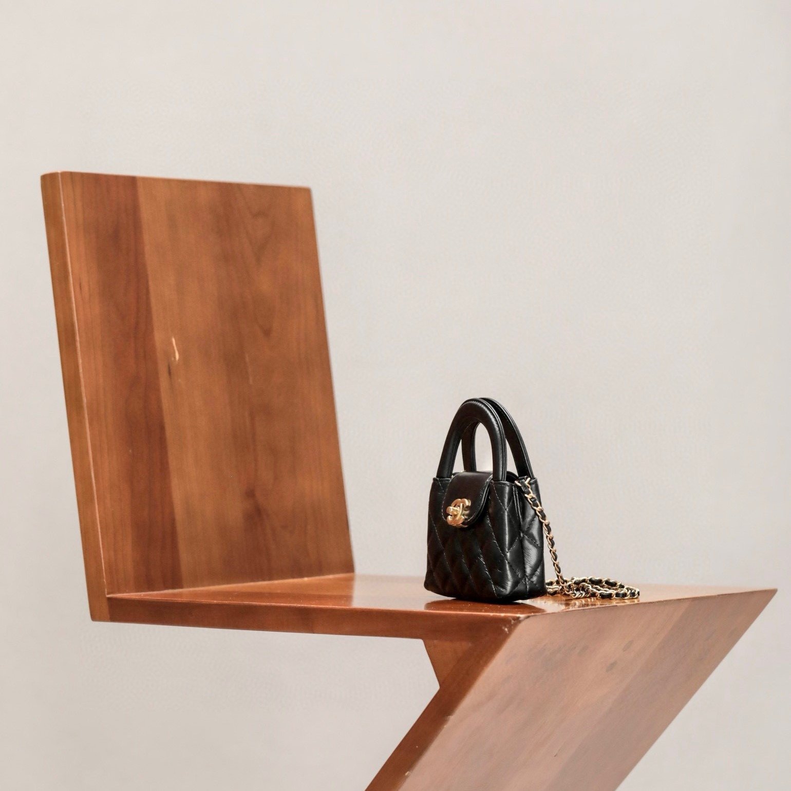 CHANEL 23K Clutch With Chain(Mini)