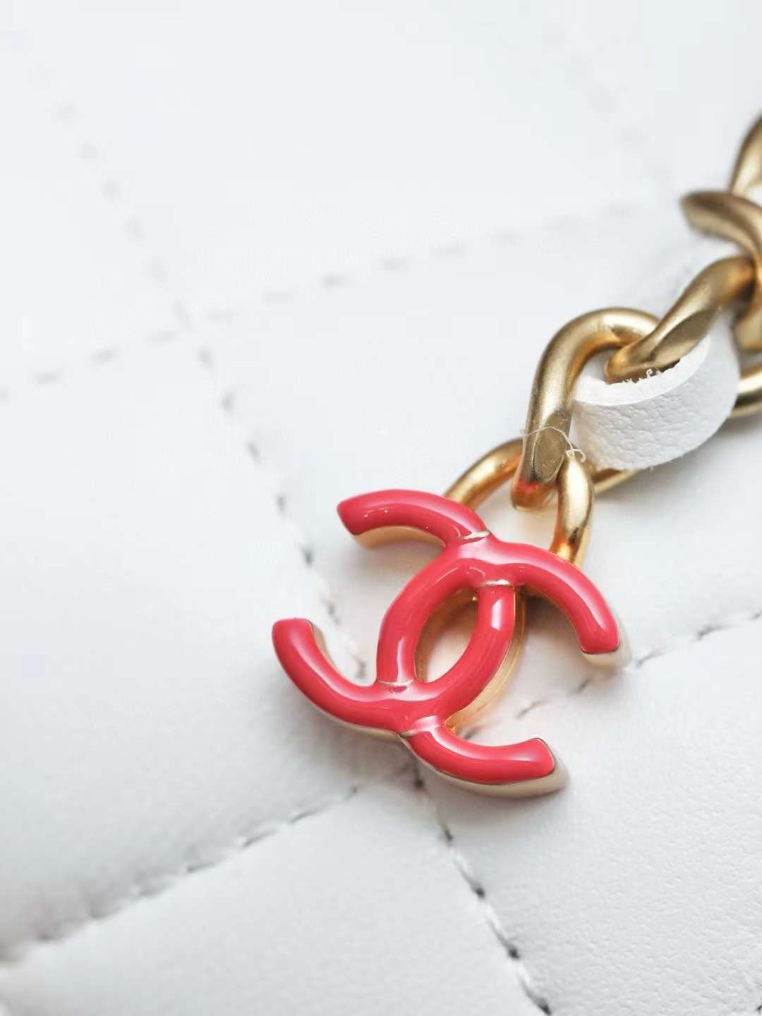 CHANEL 24A clutch with chain