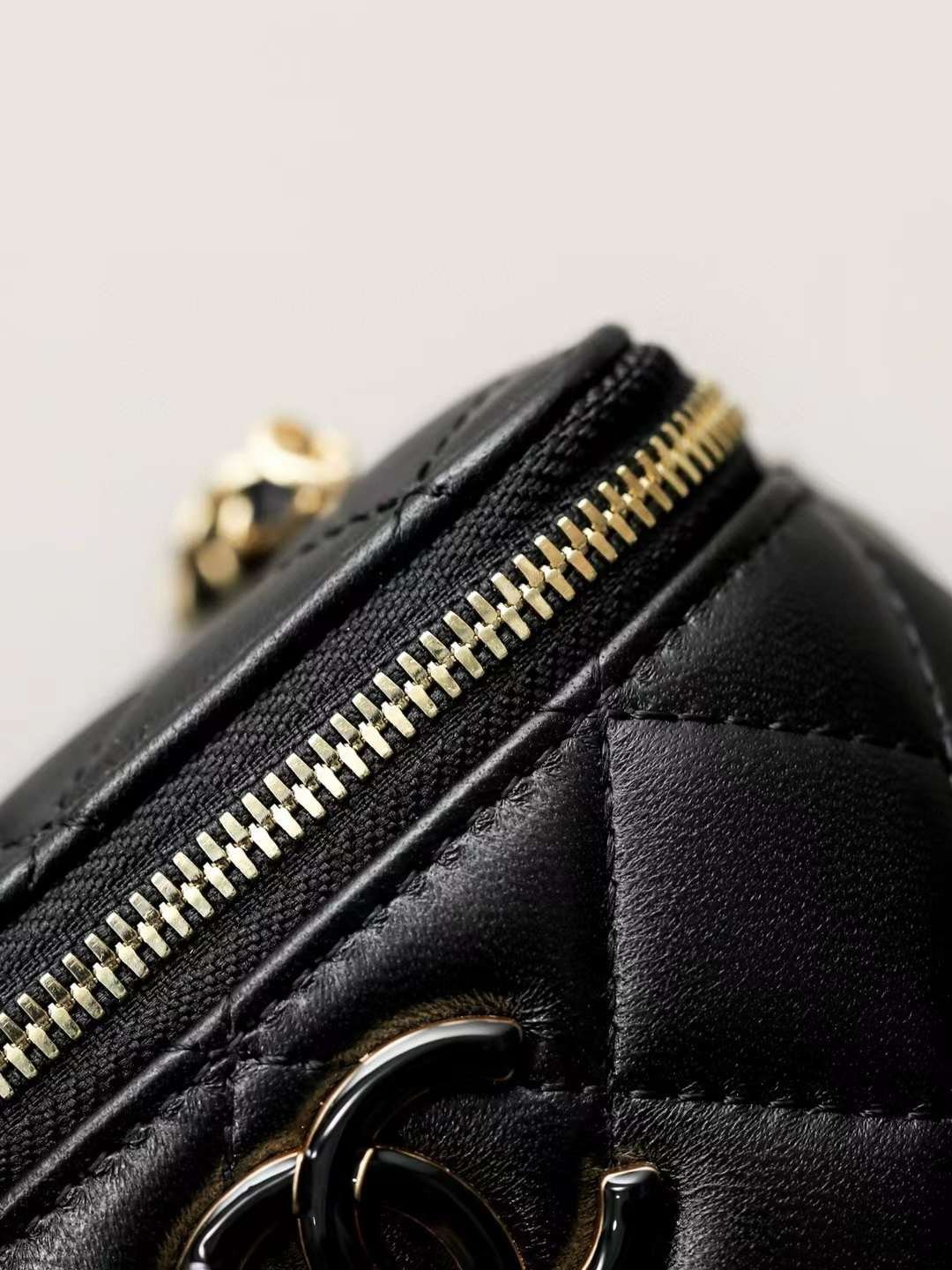 CHANEL 24A clutch with chain