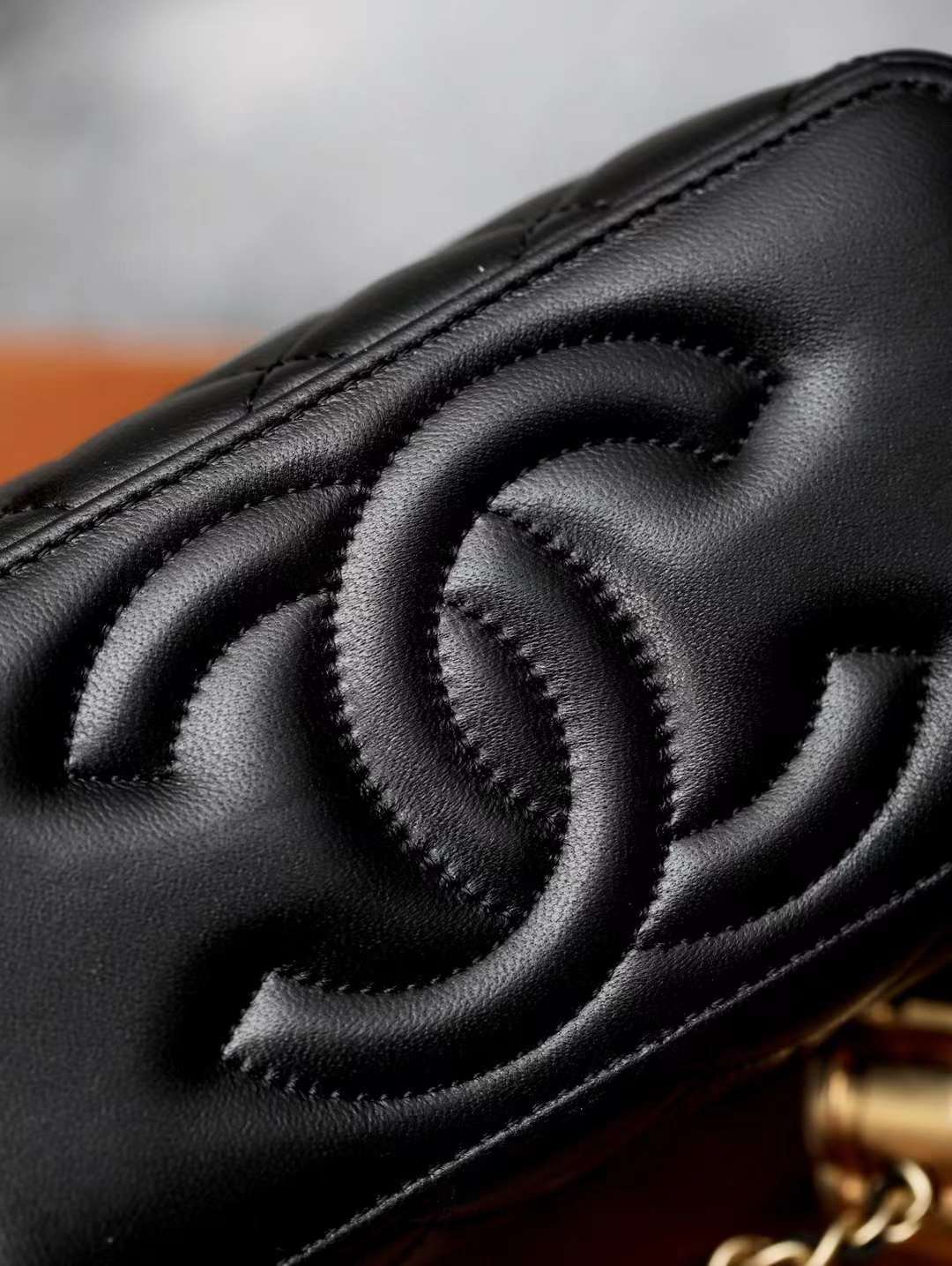 CHANEL 24A clutch with chain