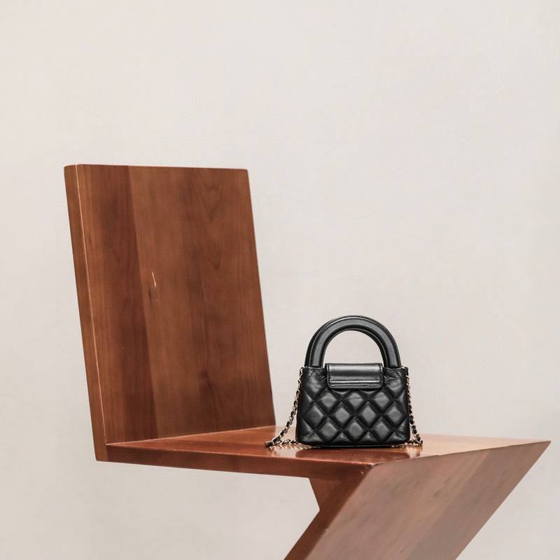 CHANEL 23K Clutch With Chain(Mini)