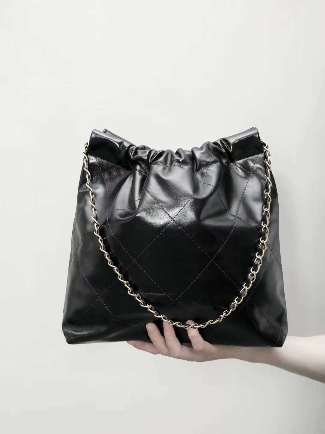 CHANEL 22 Handbag
