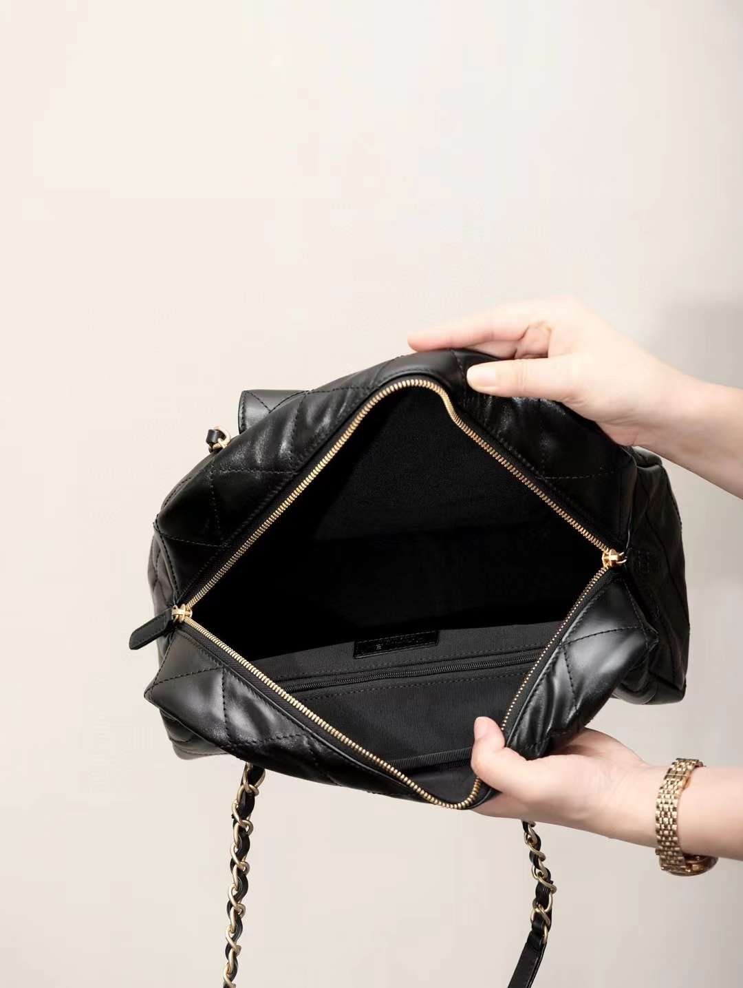 CHANEL 24B MAXI BOWLING BAG