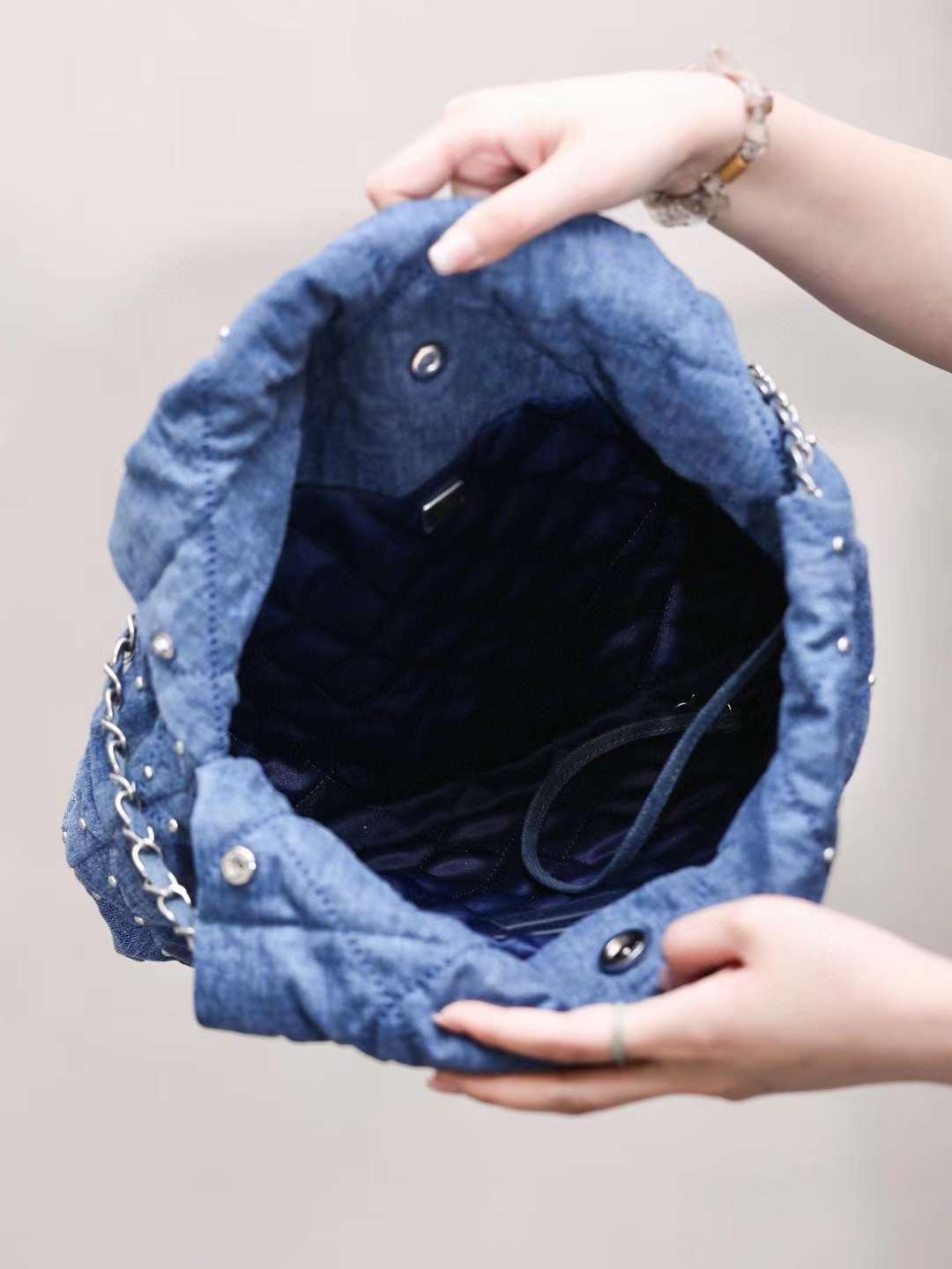 CHANEL 2024 shopping 22bag