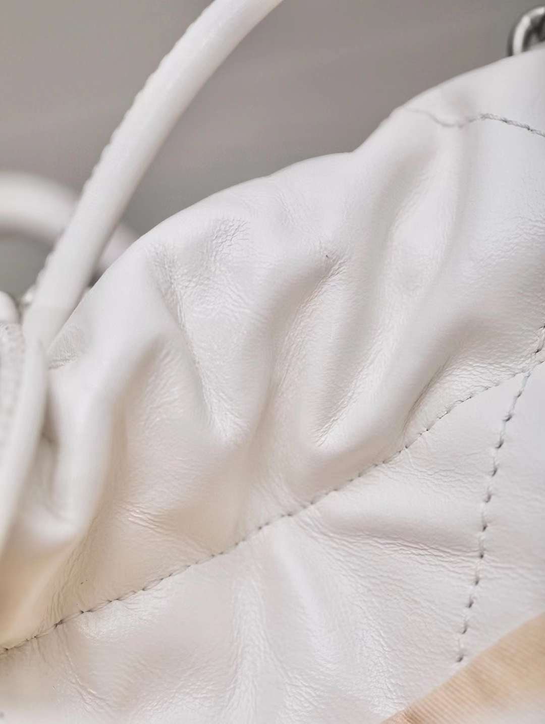 CHANEL 23SS MINI 22BAG