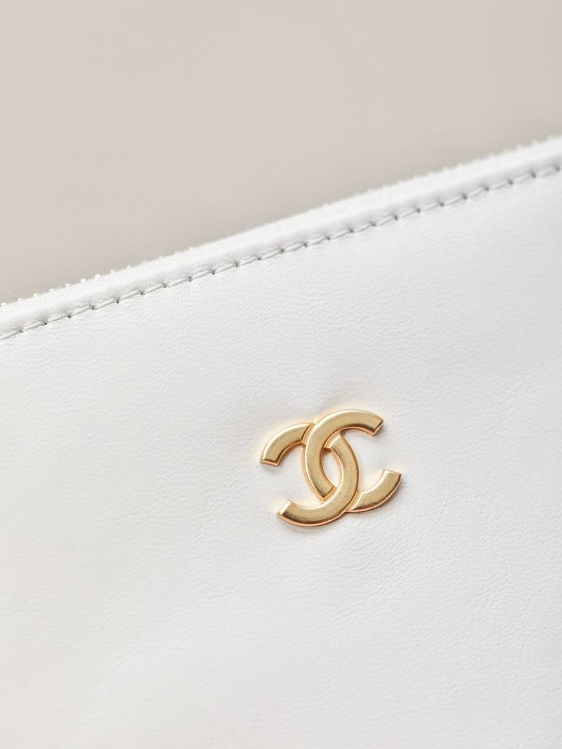 CHANEL 22 BAG