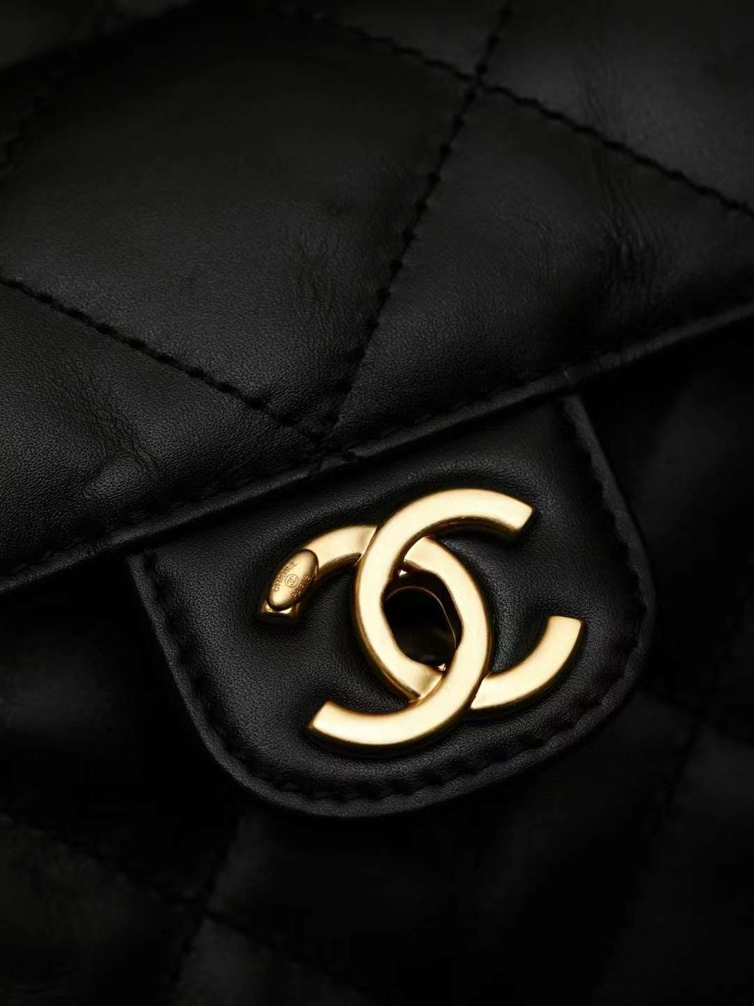 CHANEL 24B MAXI BOWLING BAG
