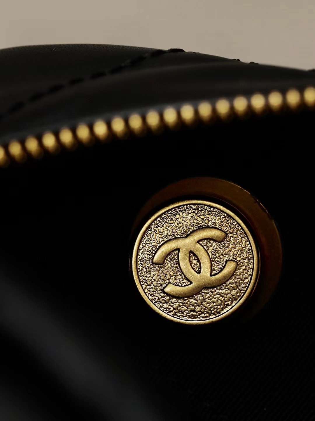 CHANEL 24B MAXI BOWLING BAG