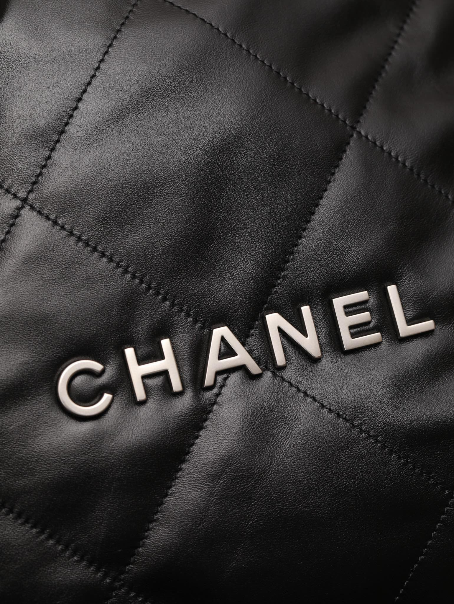 CHANEL 22 BAG