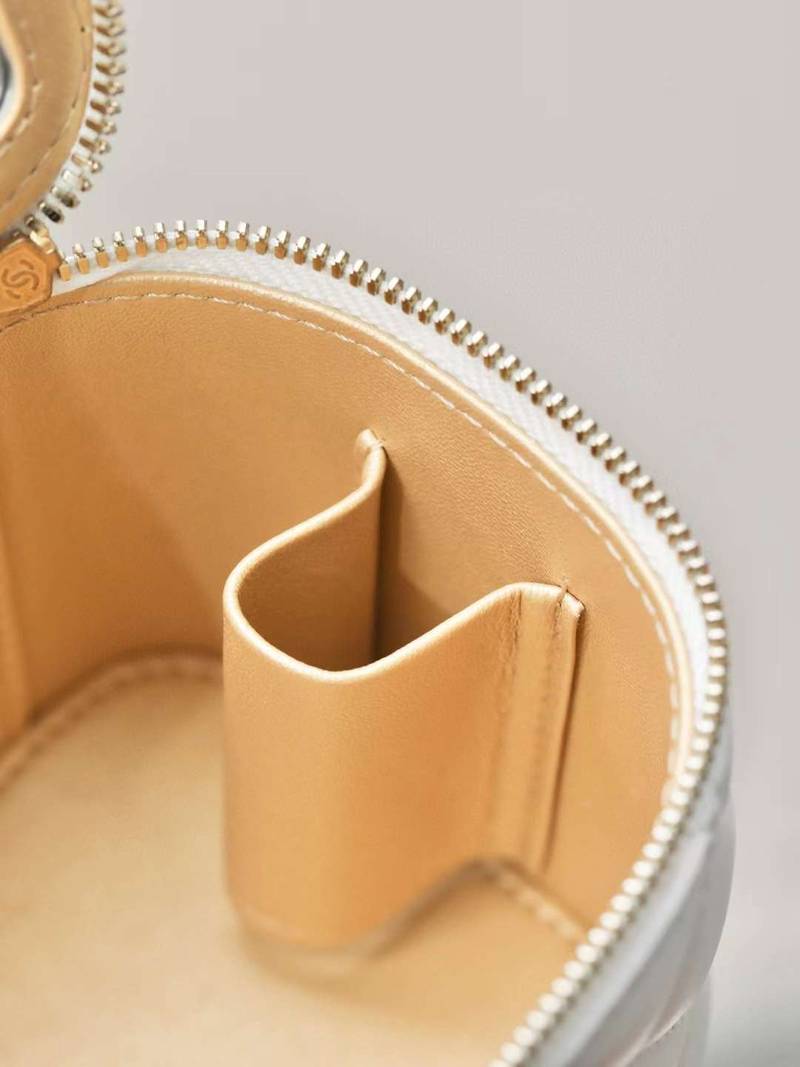 CHANEL 24A clutch with chain